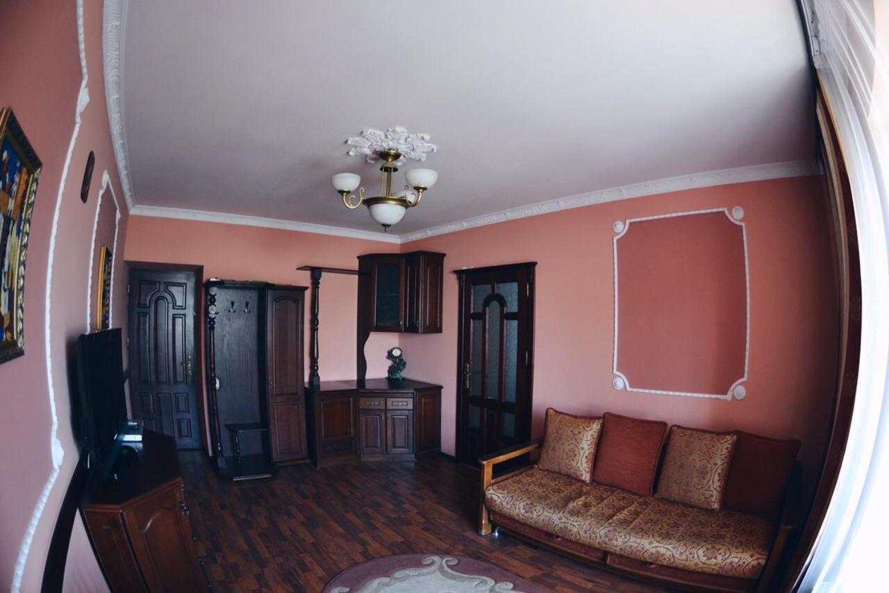 3-Room Apartments In Central City Lwów Zewnętrze zdjęcie
